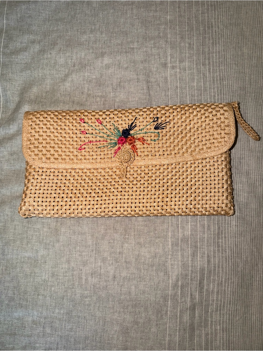 Source Unknown Natural Straw Clutch with Multicolor Floral Embroidery